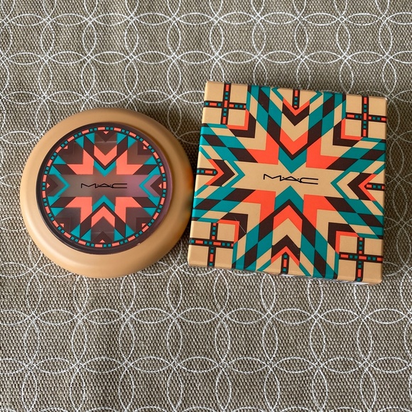 Mac Vibe Tribe Dunes at Dusk Gleamtones Powder - Picture 3 of 4